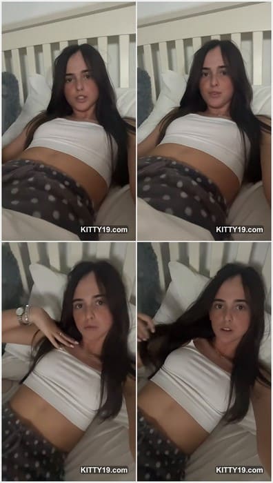 Sexy young Erinamosxx tiktok girl waiting her BF in bedroom for hot anal sex. She is good girl!