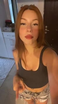 Dderdinedeva hot teen