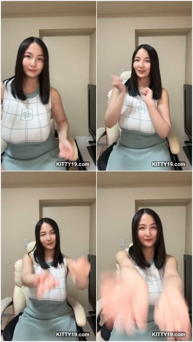 Akienpitsu sexy Japan instagram and tiktok star with beauty natural big boobs. She loves showing her tits in tight t-shorts for you.